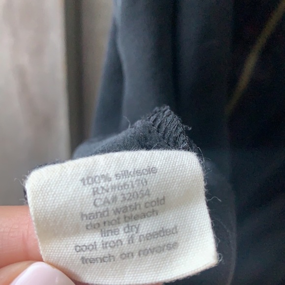 100% Silk Top - Picture 9 of 10